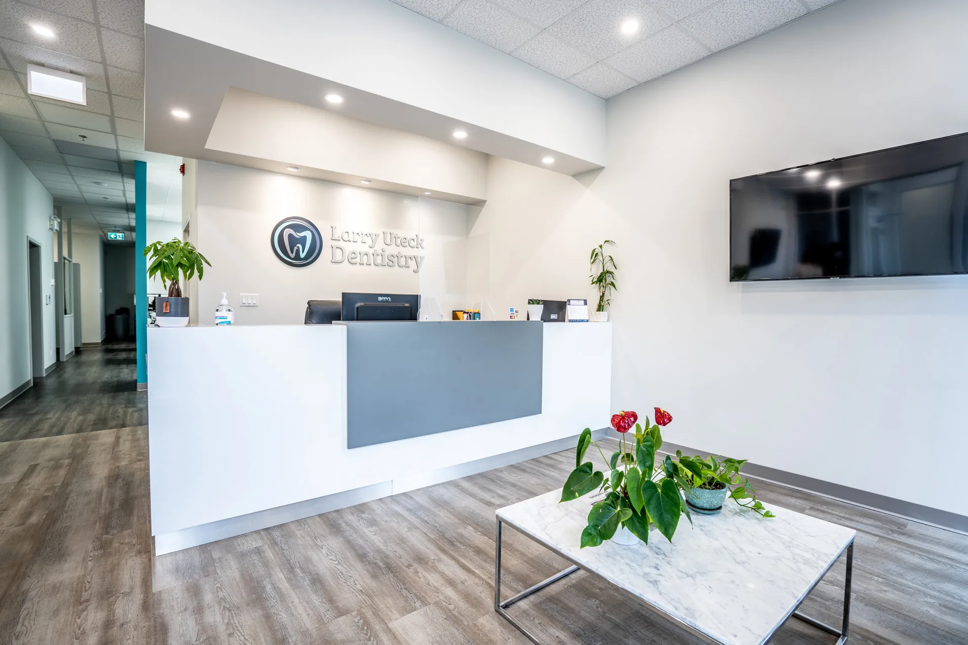 Reception desk